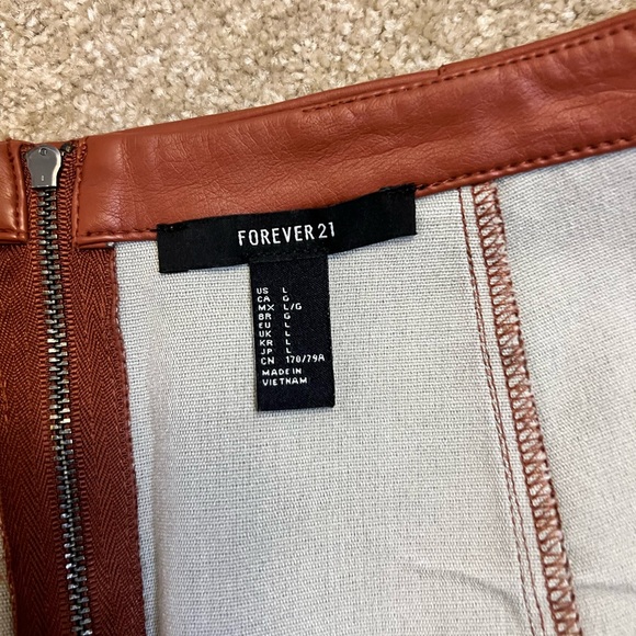 Forever 21 Leather Feeling Mini Skirt - L - Picture 3 of 9